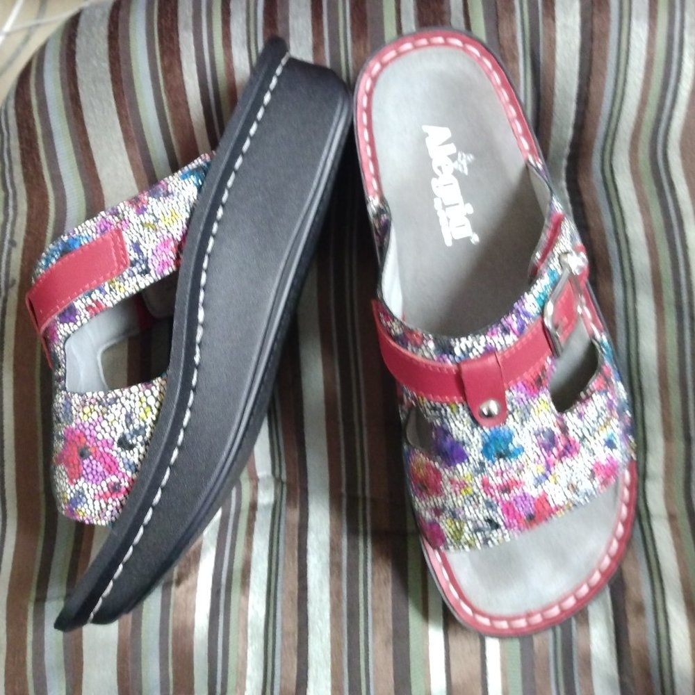 ❤️ALEGRIA Red Floral Rhinestone Adjustable Sandals Shoes 38 8